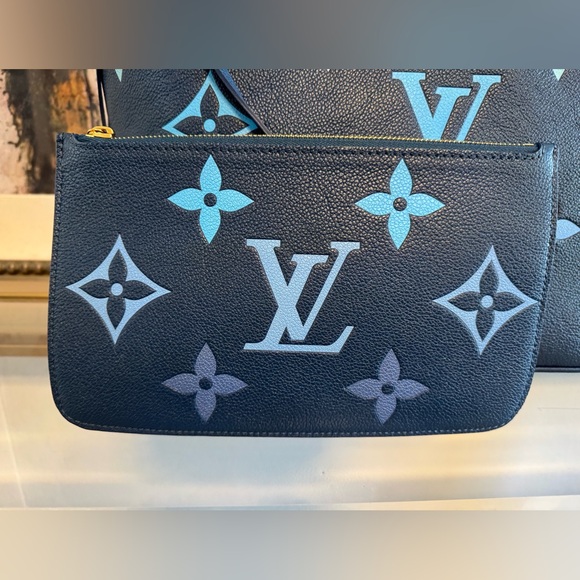 Louis Vuitton Neverfull MM Giant Monogram Empriente Leather Handbag Degrade Bleu - Picture 6 of 16